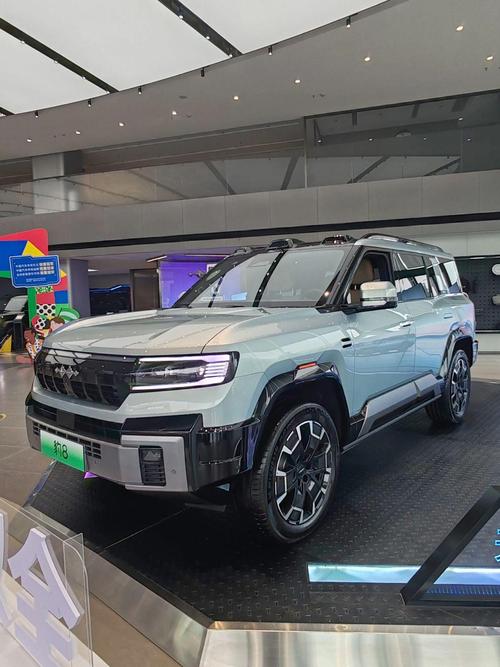 成都274比亚迪方程豹硬派越野的爆款，英菲尼迪35周年与你共成长